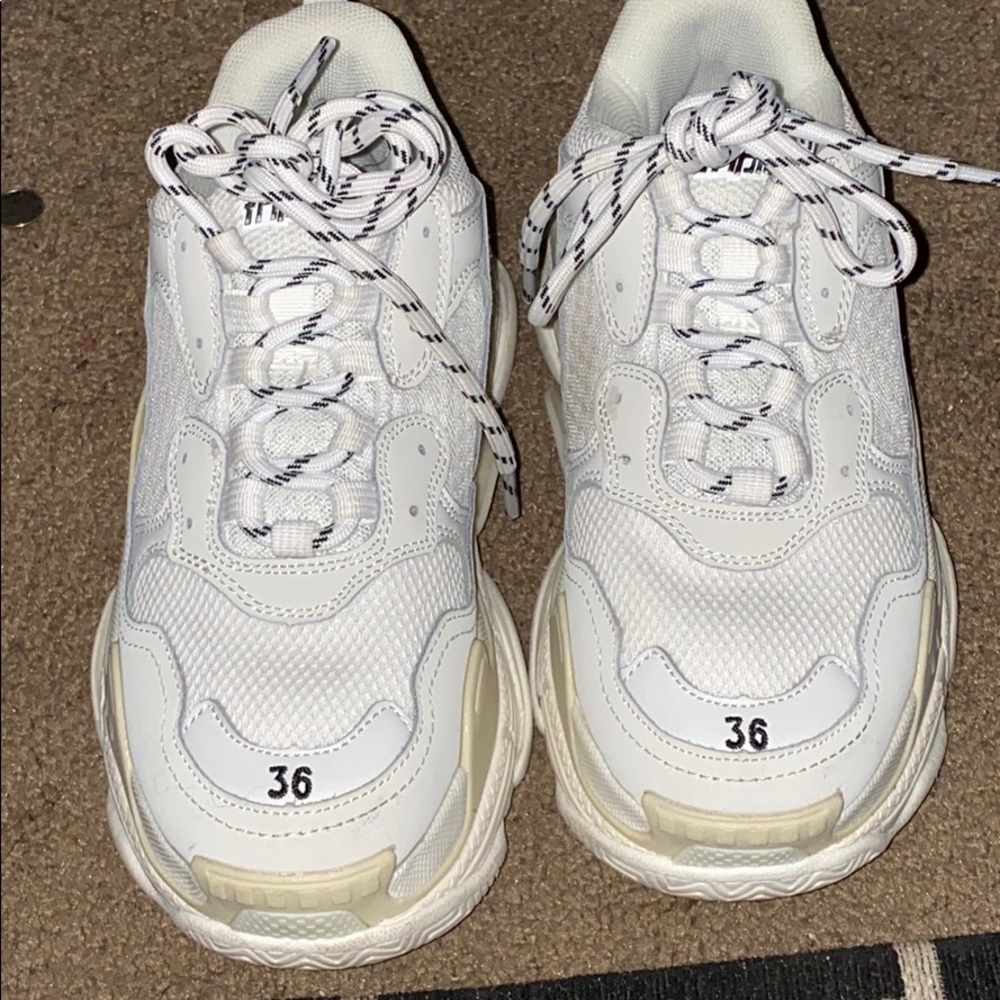 Balenciaga triple s oversized sneaker